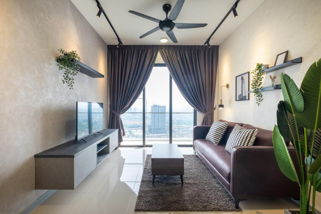 Апартаменты Contemporary United Point 6 Pax 现代风格 Desa Park & Mont Kiara Куала-Лумпур Экстерьер фото