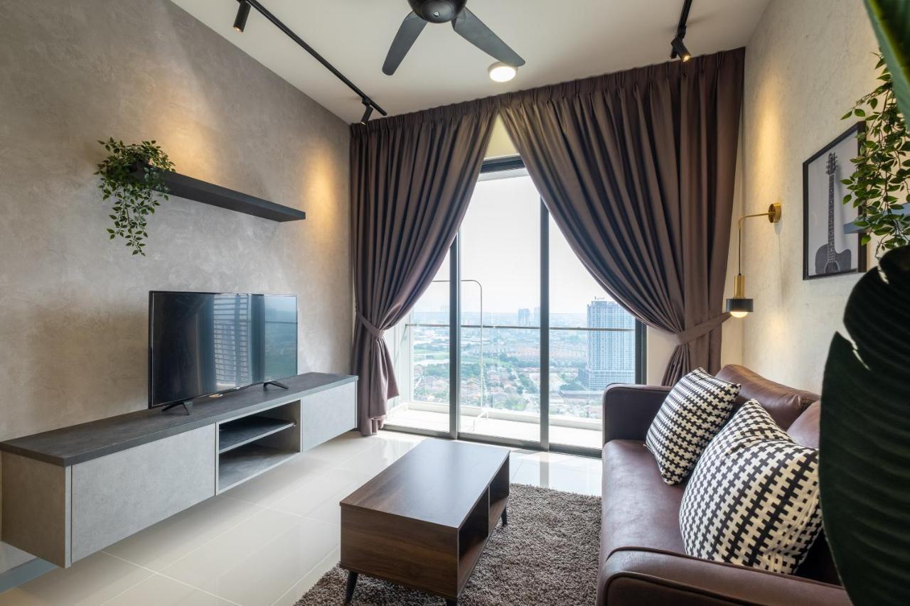 Апартаменты Contemporary United Point 6 Pax 现代风格 Desa Park & Mont Kiara Куала-Лумпур Экстерьер фото