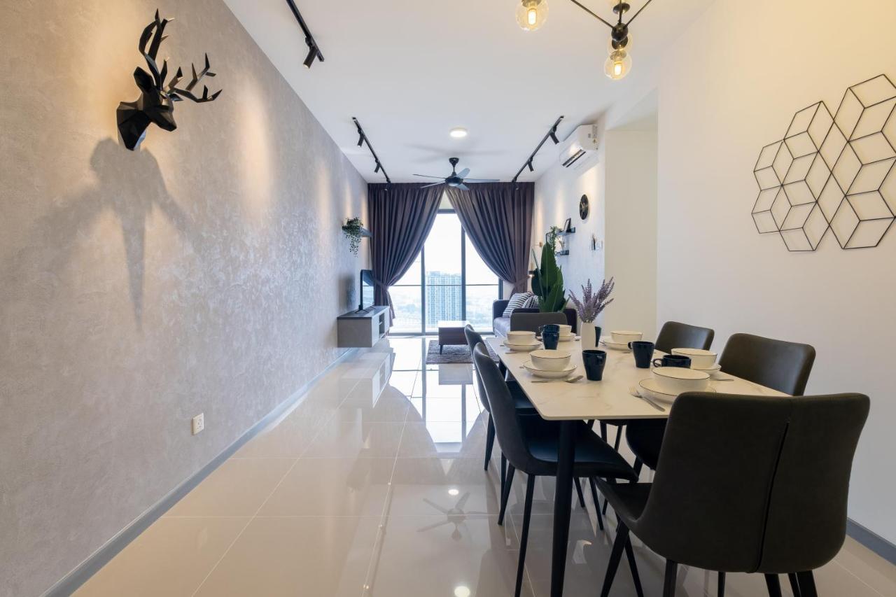 Апартаменты Contemporary United Point 6 Pax 现代风格 Desa Park & Mont Kiara Куала-Лумпур Экстерьер фото