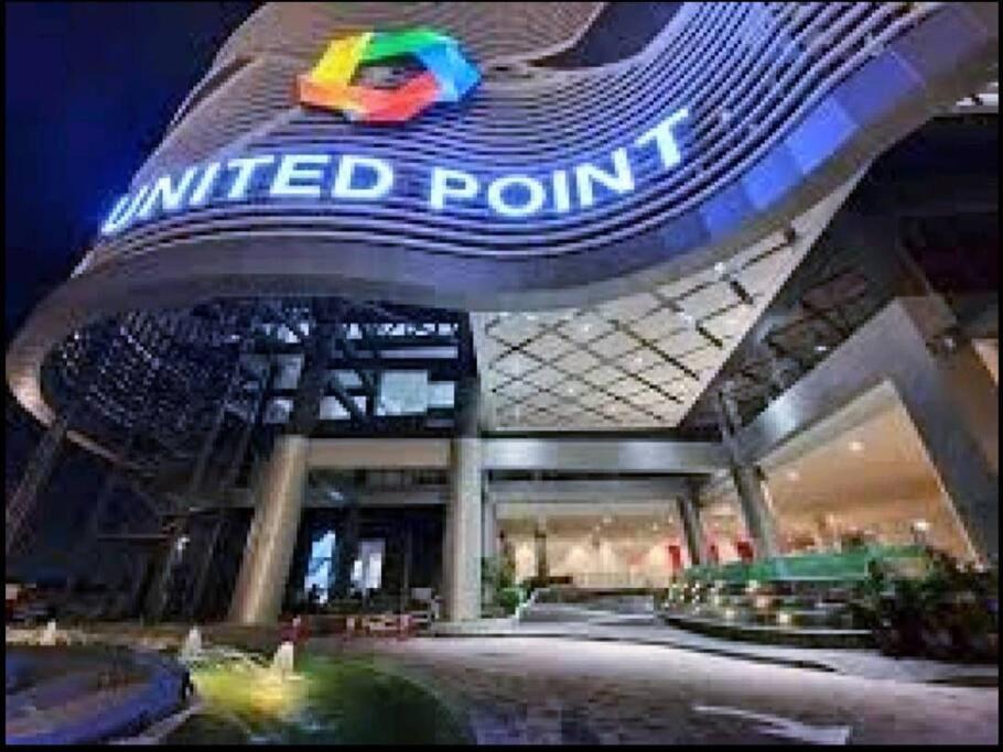 Апартаменты Contemporary United Point 6 Pax 现代风格 Desa Park & Mont Kiara Куала-Лумпур Экстерьер фото
